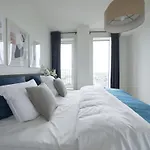 Apartmán View Of With Free Parking