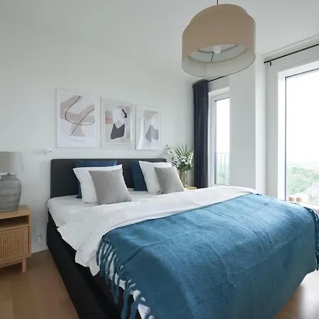 View Of With Free Parking Apartment *